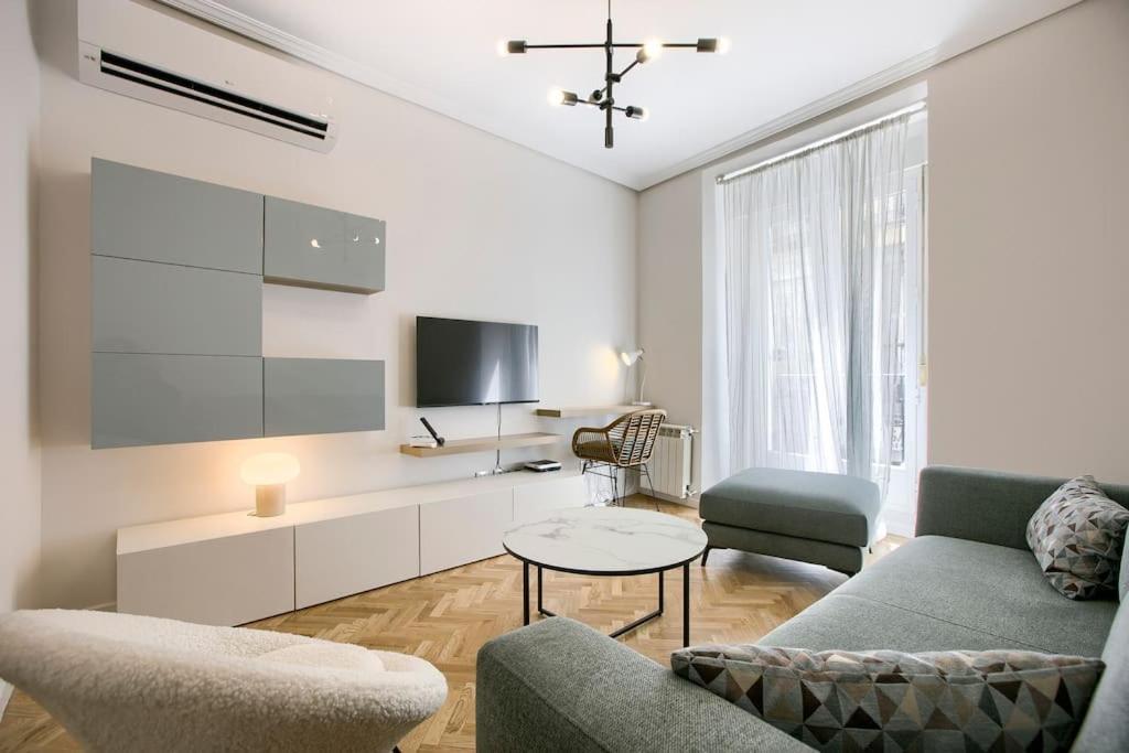 New&Beatiful&Central Apartment*El Balcon De Chueca Madrid Bagian luar foto